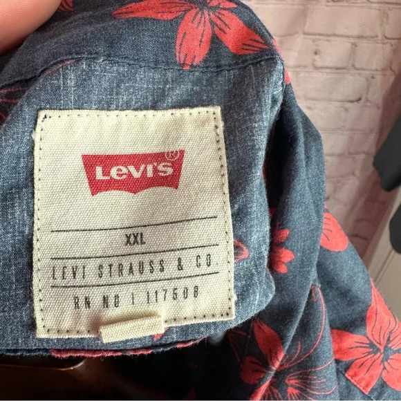 Men's Levi's Hawaiian shirt size XXL Fits Like An XL Like New Conditon - Picture 4 of 5